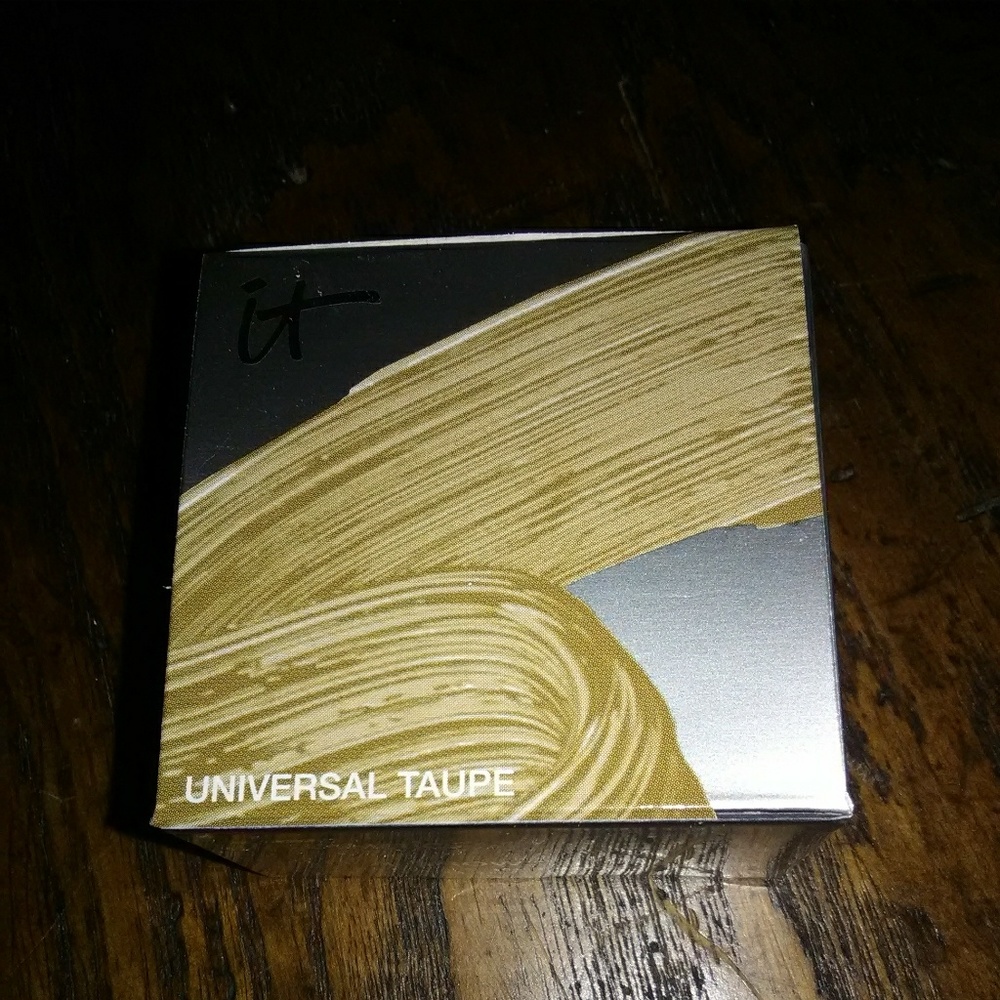 Brand new It cosmetics build a brow